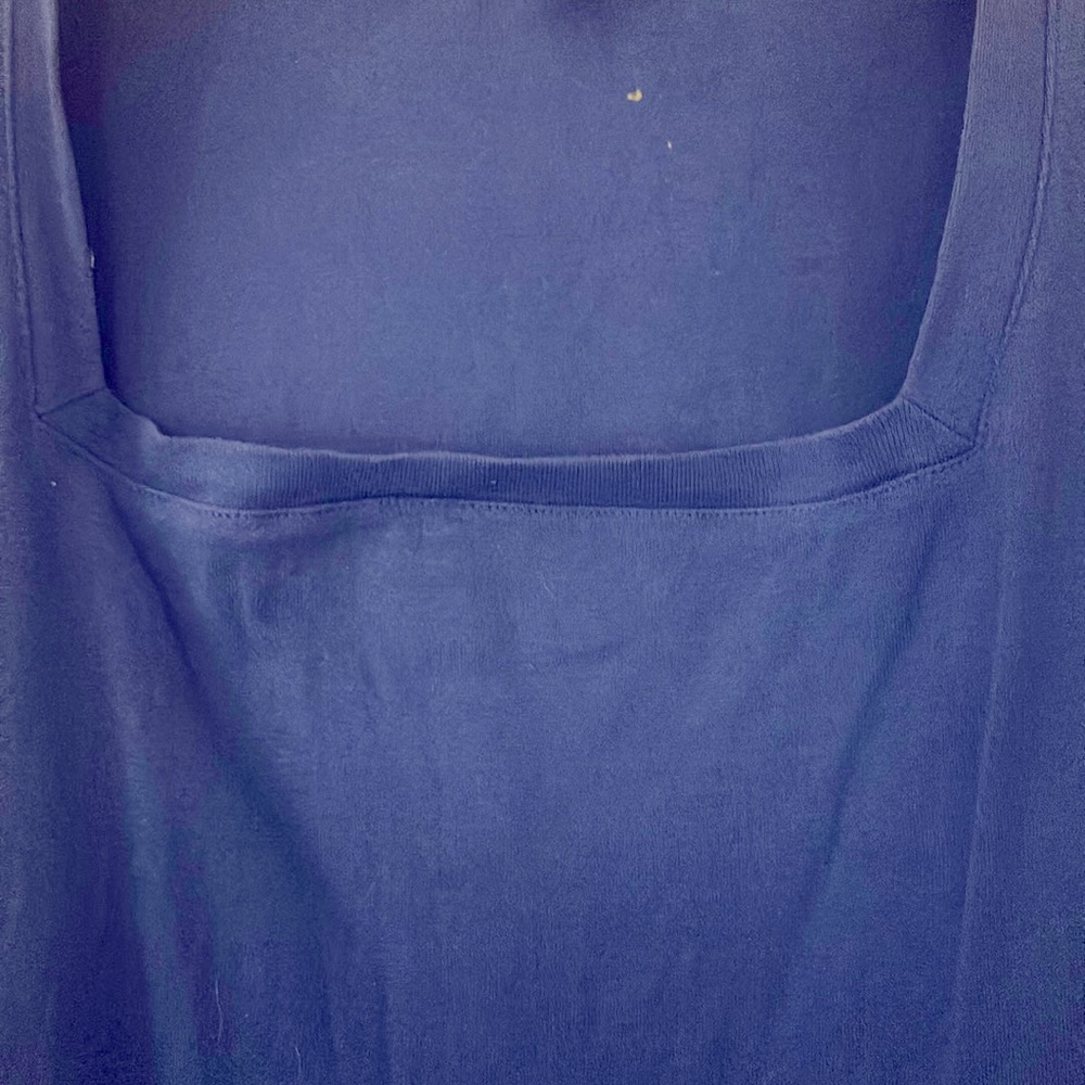 Woman’s top - Picture 2 of 3